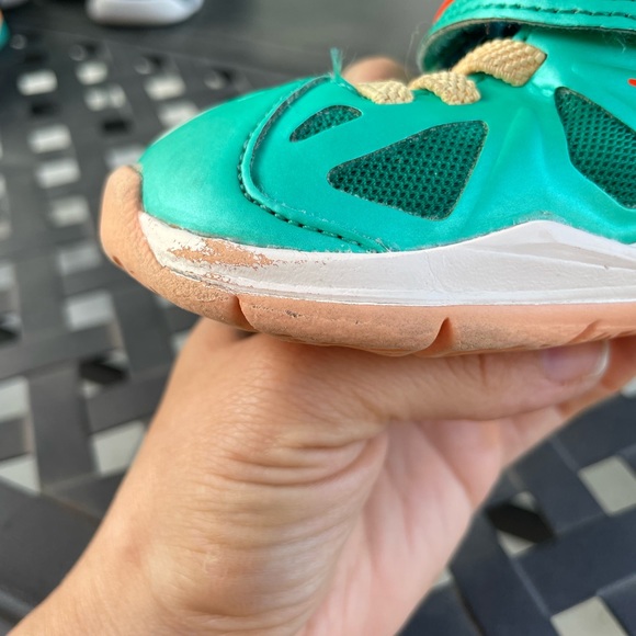 Nike LeBron James X, toddler, 5C - Picture 5 of 7
